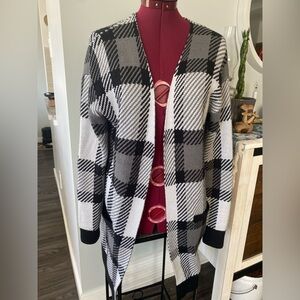 Checkered Open-Front Long Line Cardigan with pockets- Black and White